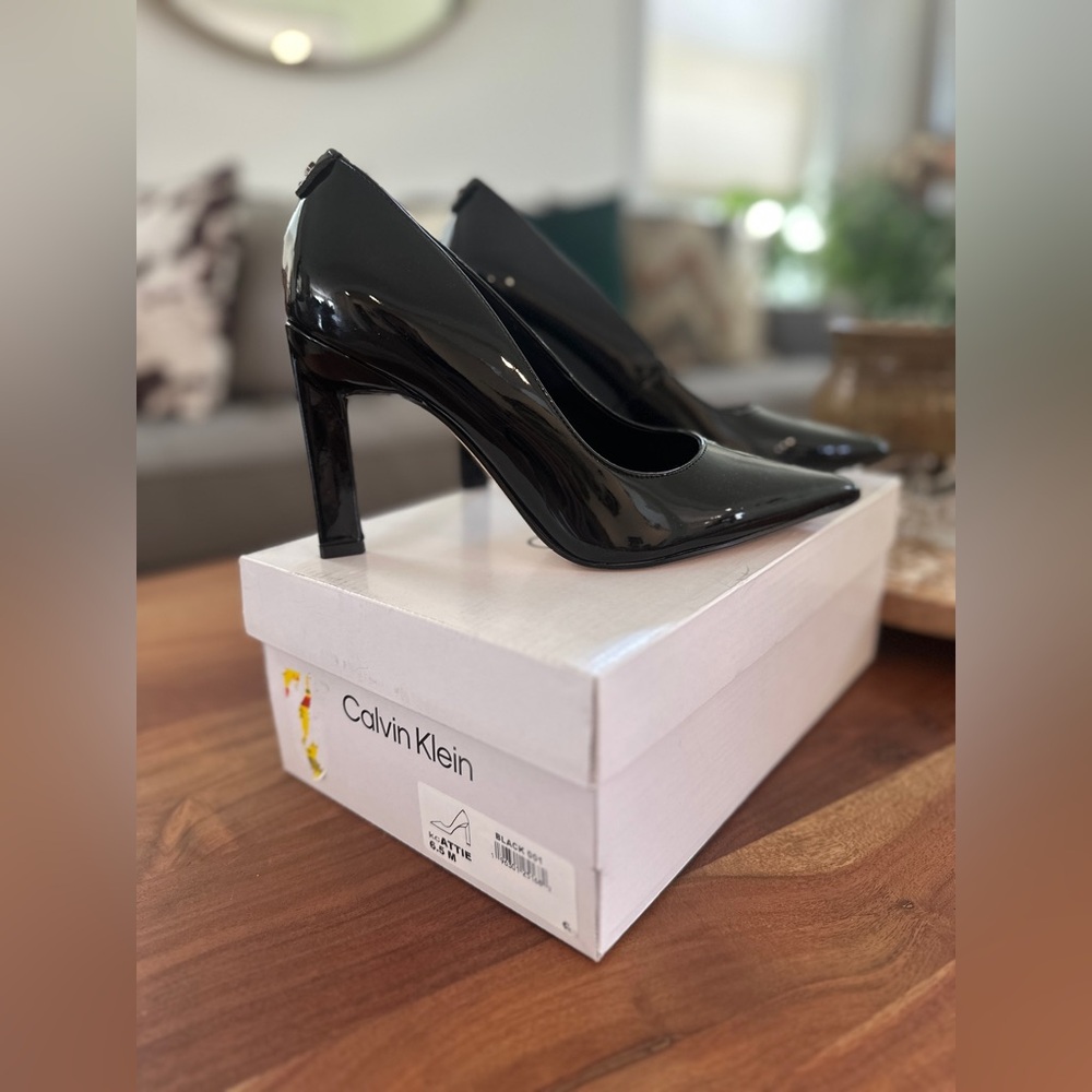 Women’s black Calvin Klein pump – size 6.5
